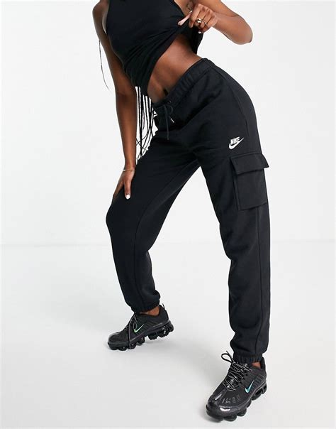 nike cargo joggers girls.